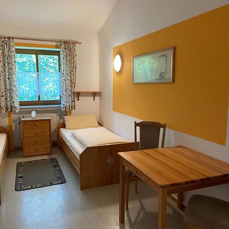 Krug'S Family Hostel Und Restaurant Weilheim in Oberbayern Extérieur photo