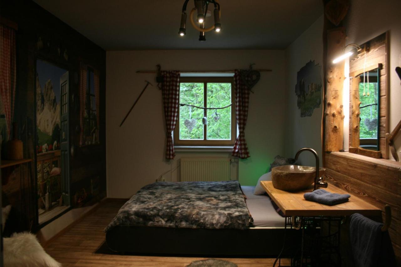 Krug'S Family Hostel Und Restaurant Weilheim in Oberbayern Extérieur photo