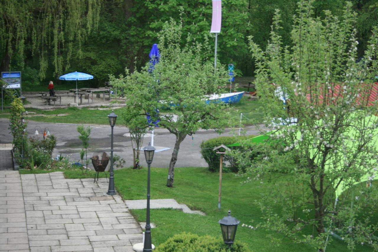 Krug'S Family Hostel Und Restaurant Weilheim in Oberbayern Extérieur photo