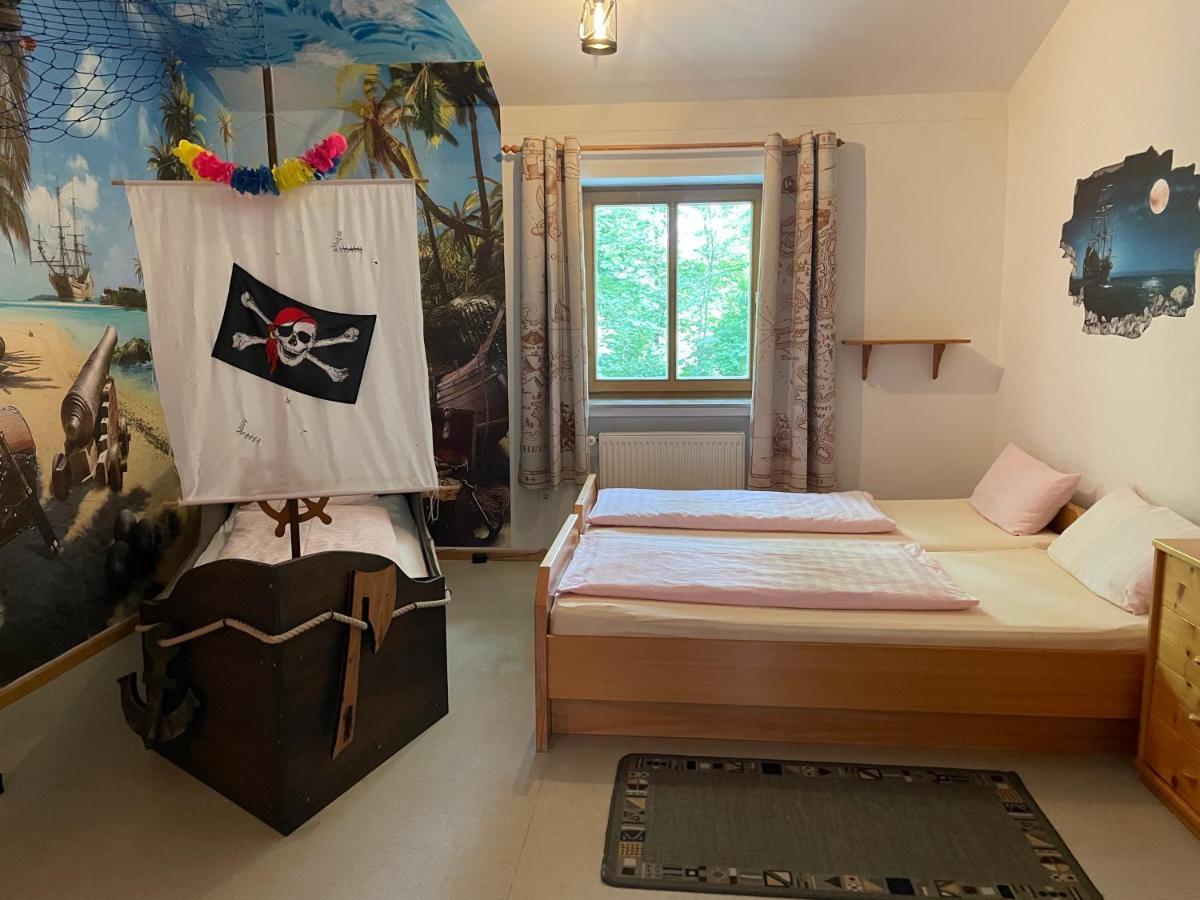 Krug'S Family Hostel Und Restaurant Weilheim in Oberbayern Extérieur photo